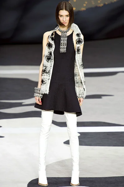Look 75